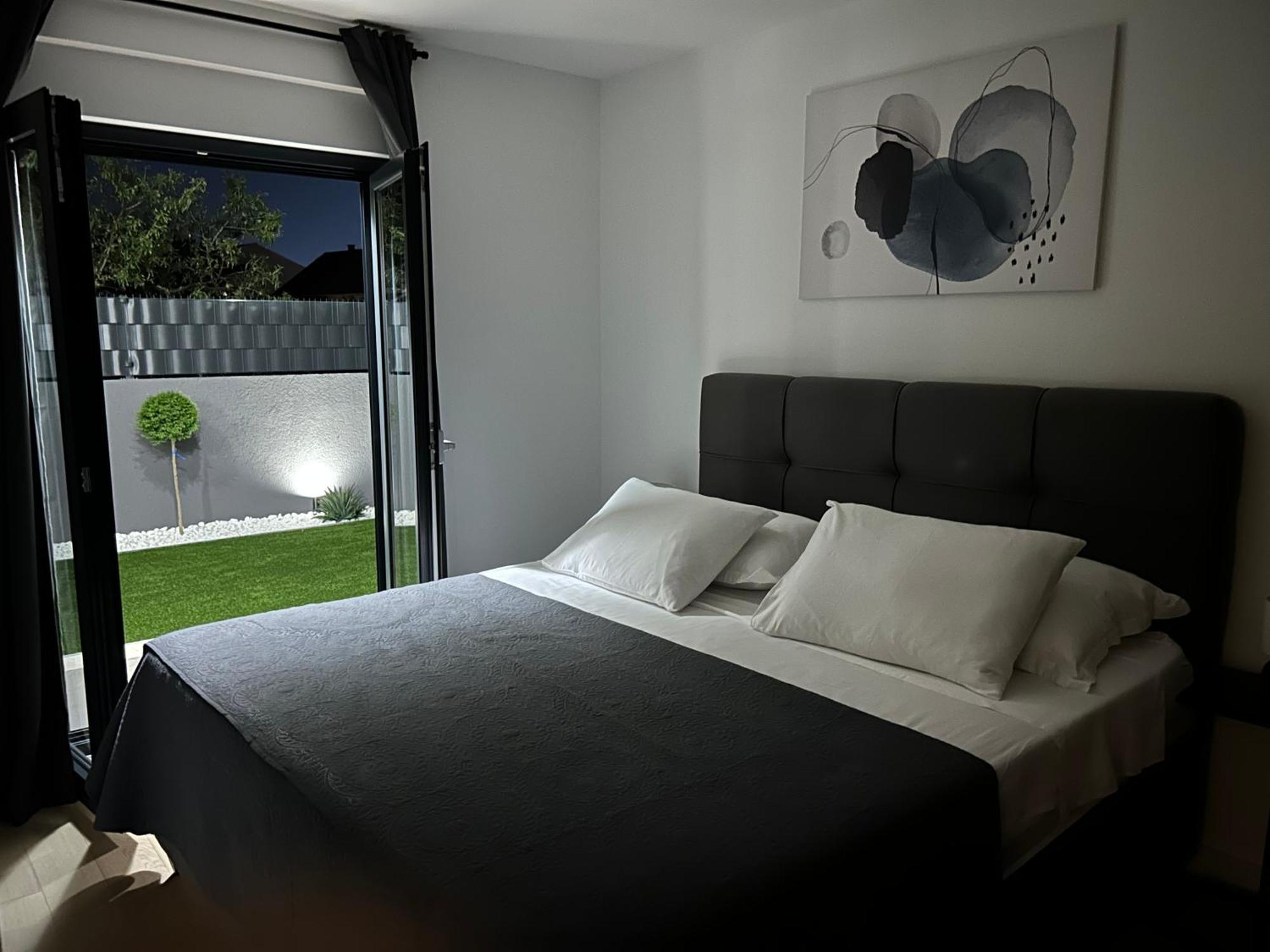 Apartment Oris, Private Parking, Garden Zadar Exteriör bild