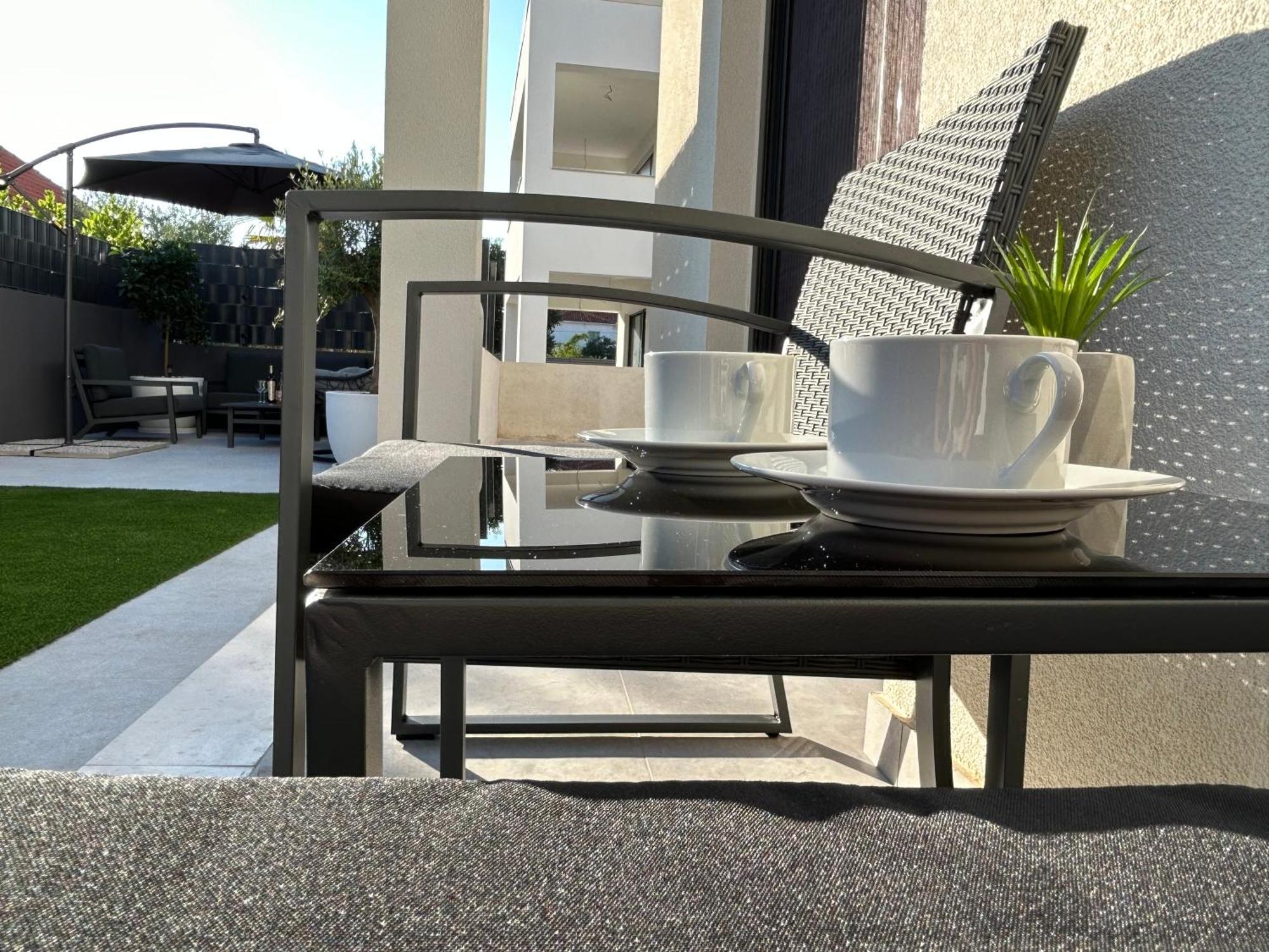 Apartment Oris, Private Parking, Garden Zadar Exteriör bild